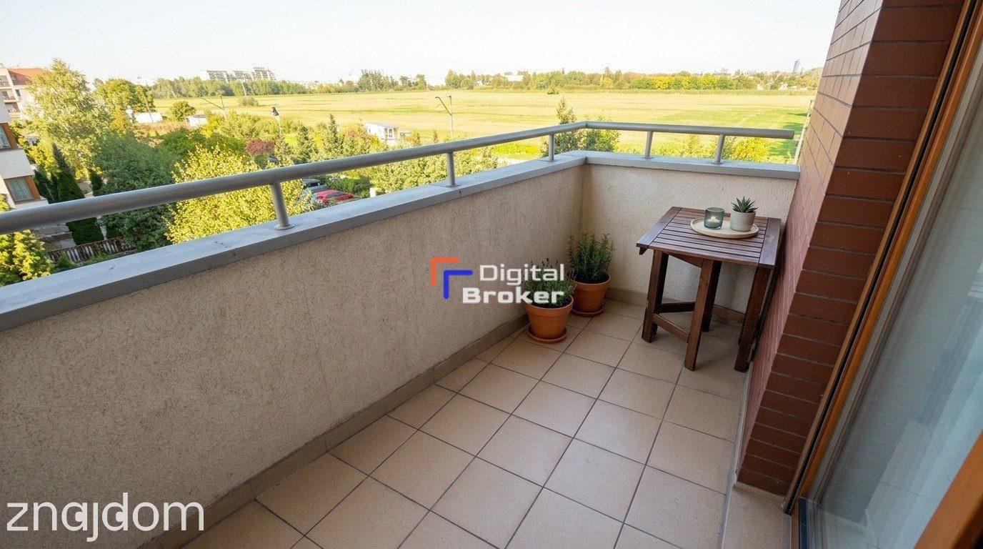 Piękny widok / 2 balkony, garderoba, piwnica i garaż ! - zdjęcie 2