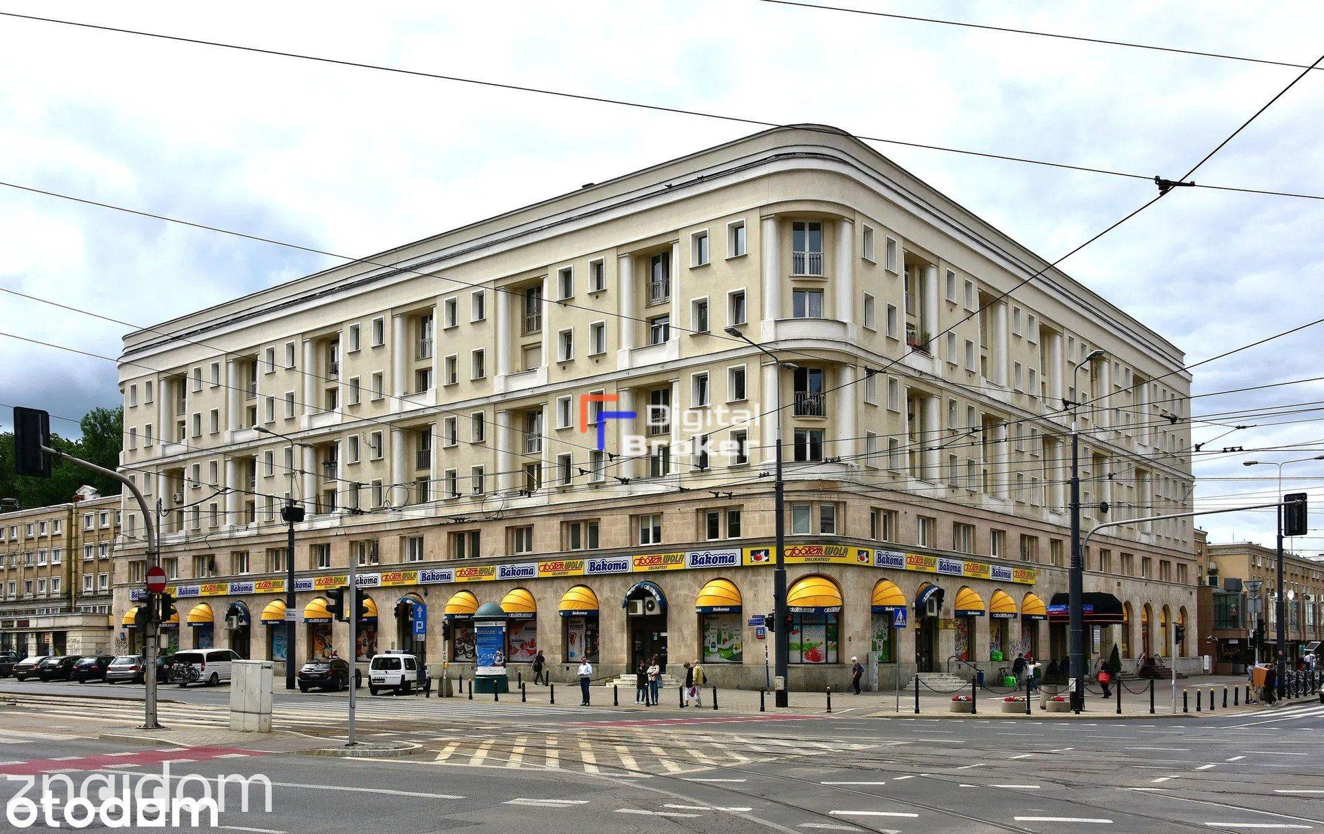 Kawalerka w kamienicy w ścisłym centrum z miejscem postojowym - zdjęcie 8