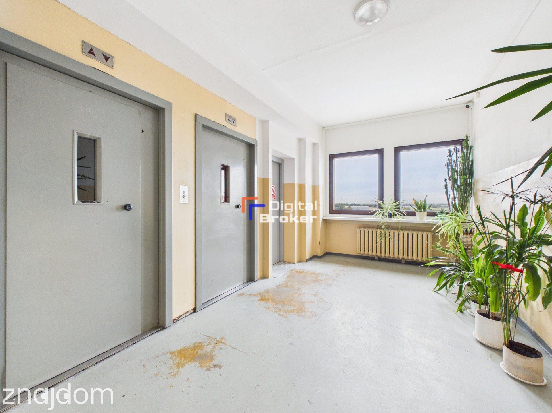 62 m²/ 3 pokoje/5. piętro/Winda/Do wprowadzenia - zdjęcie 13