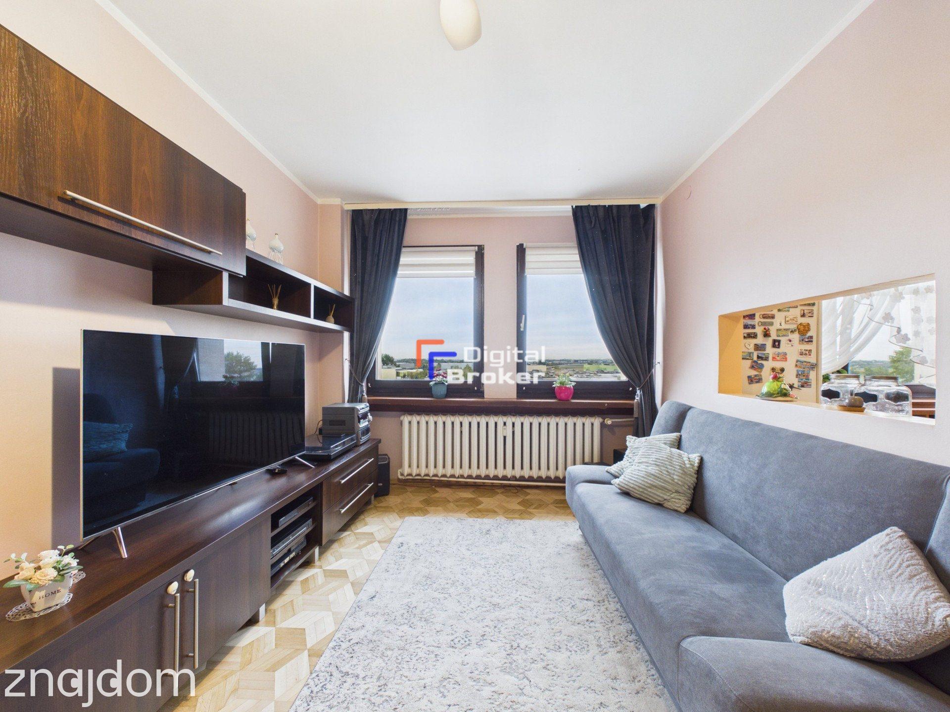 62 m²/ 3 pokoje/5. piętro/Winda/Do wprowadzenia - zdjęcie 2