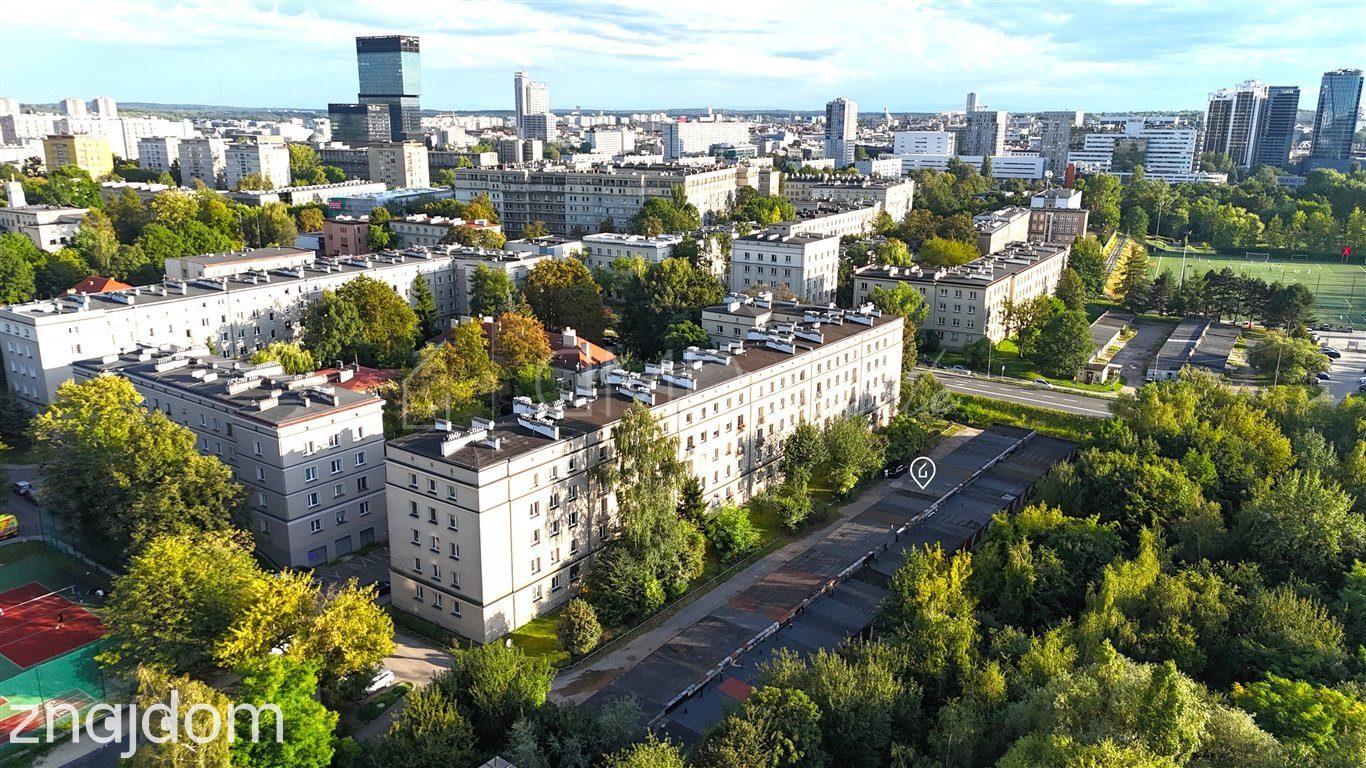 Murowany garaż 16 m² z kanałem i prądem Koszutka
