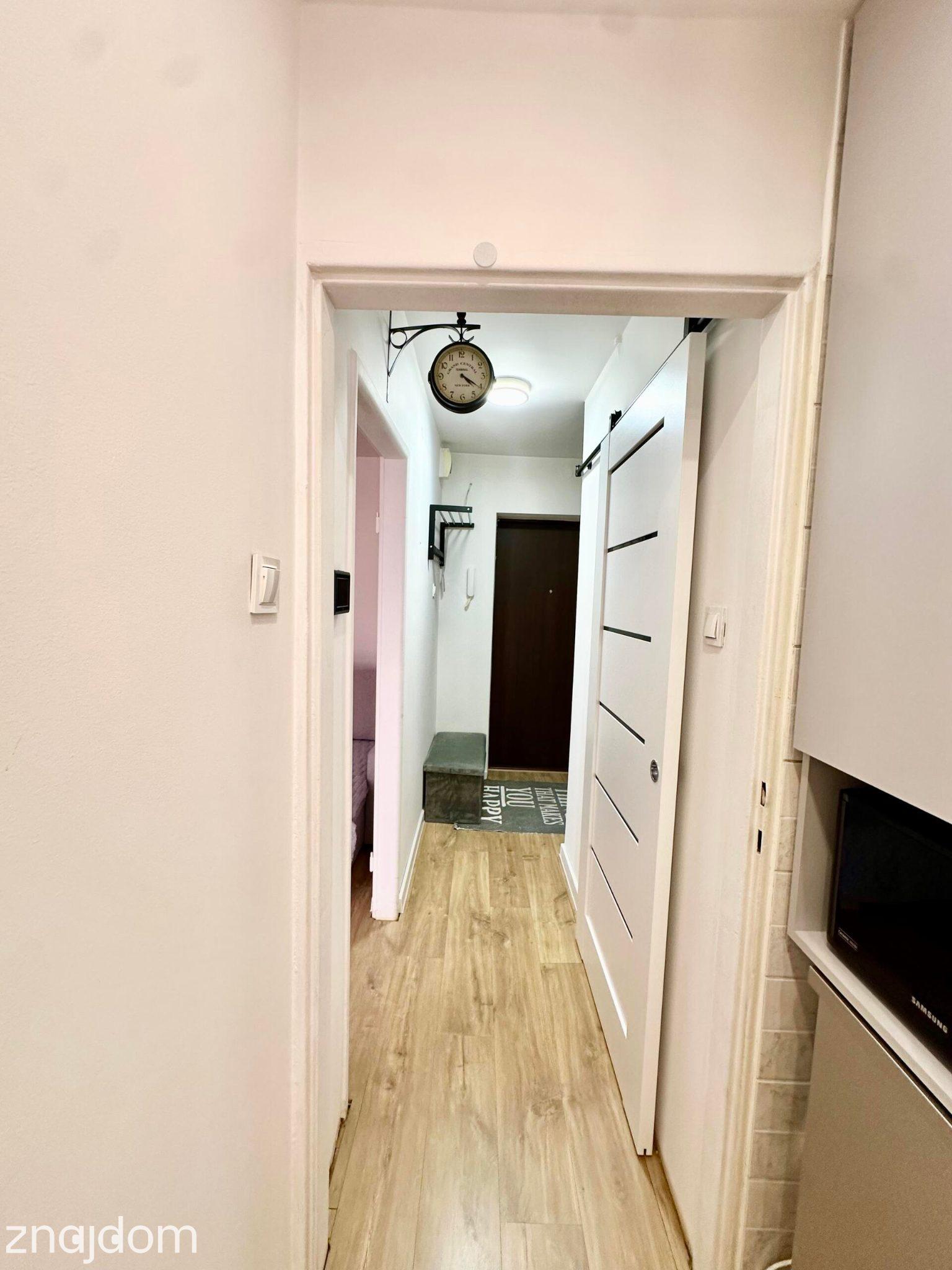 Idealna na start lub inwestycję -26m2 po remoncie w centrum miasta - zdjęcie 4