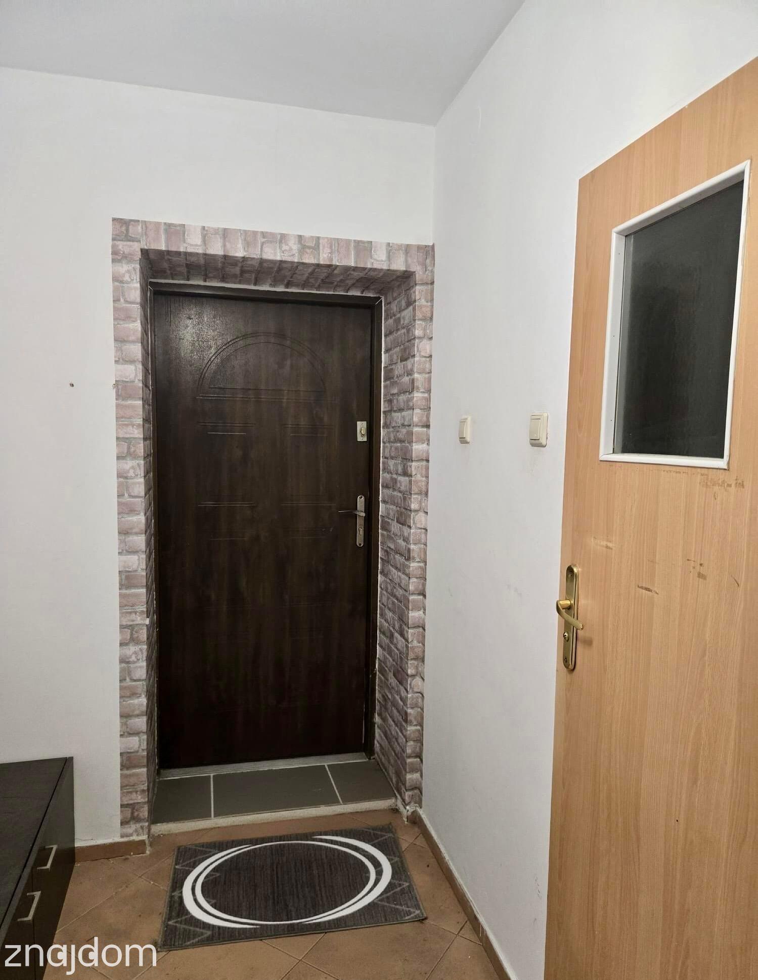 Duże trzy pokoje z własnym wejsciem! Ogrzewanie w cenie! - zdjęcie 4