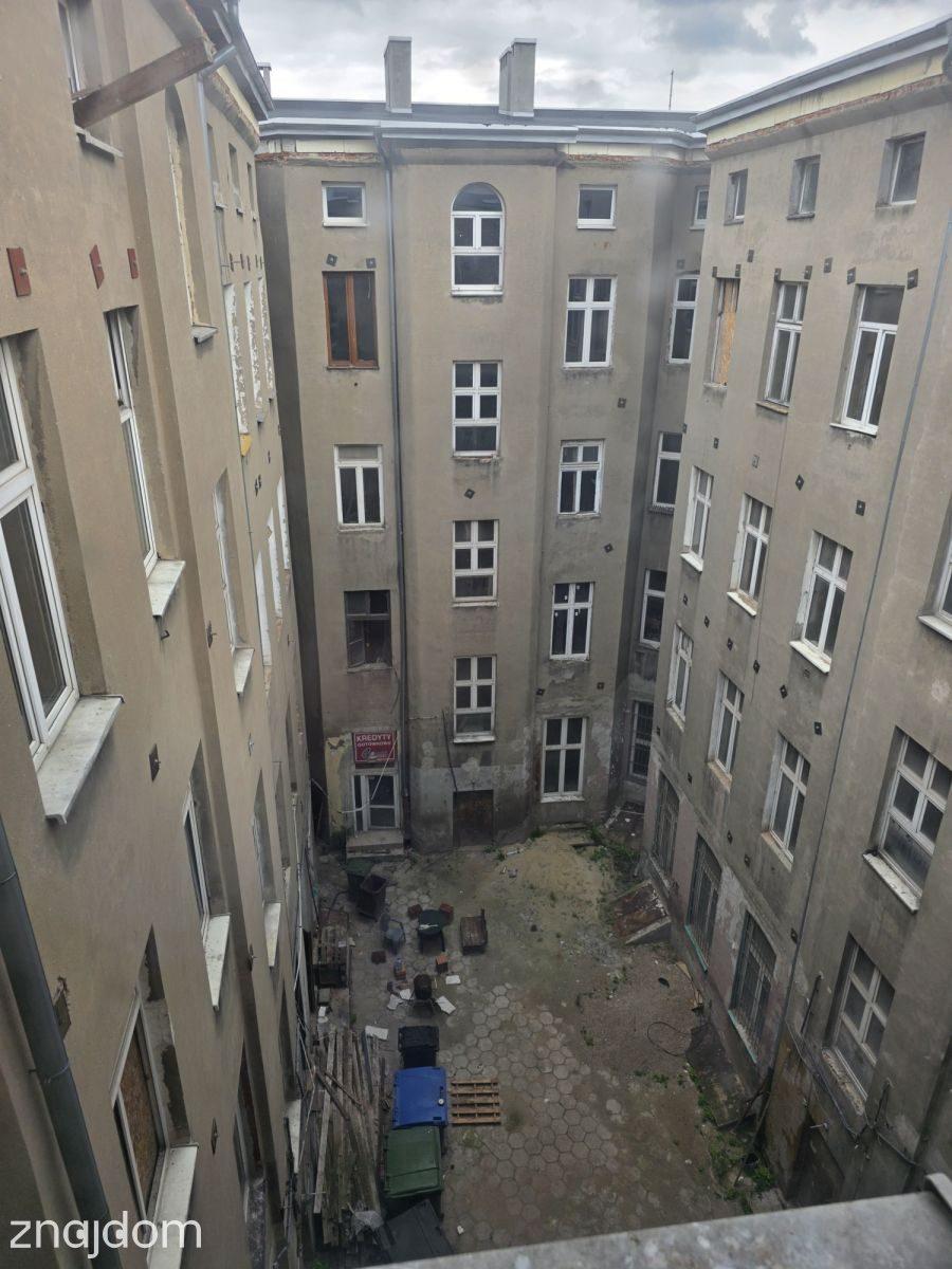 Kamienica z placem do zabudowy obok Manufaktury