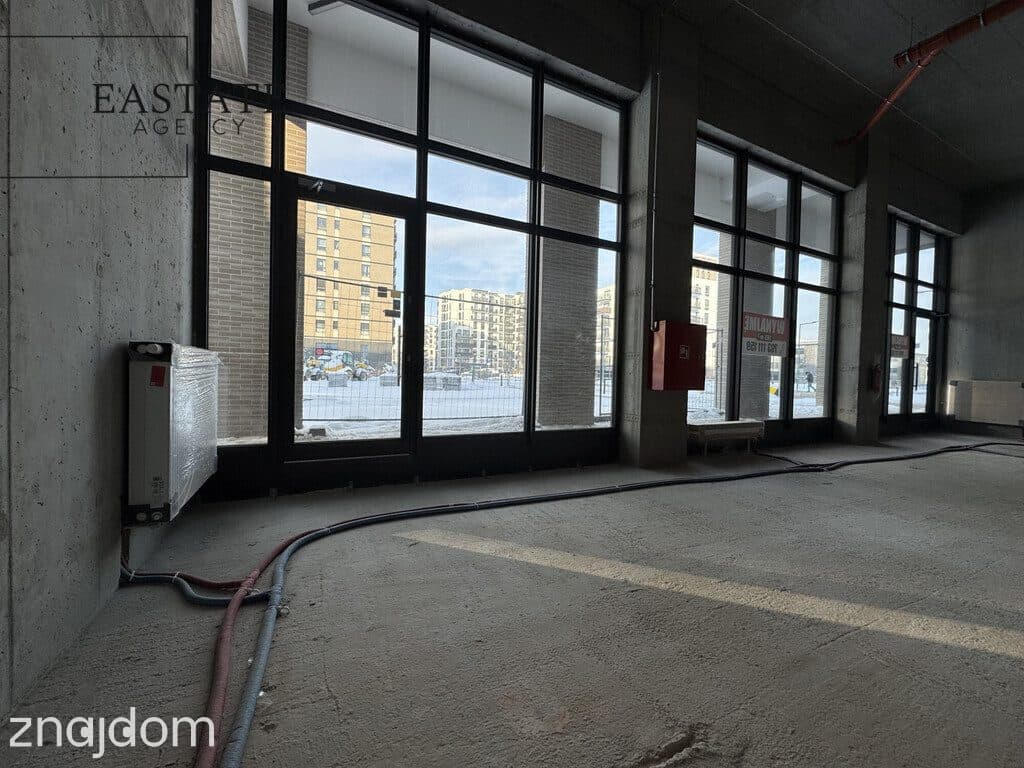 Narożny lokal usługowy 165 m² z dużą witryną - zdjęcie 3