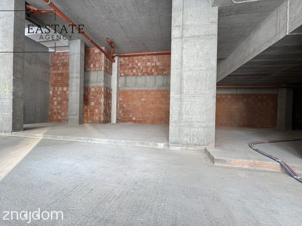 Narożny lokal usługowy 165 m² z dużą witryną - zdjęcie 4