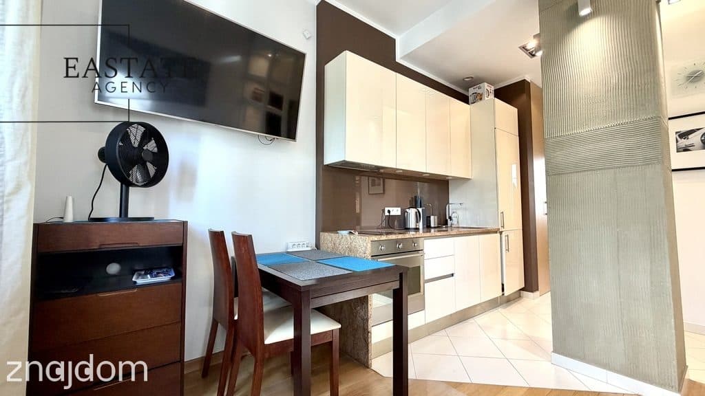 Elegancki apartament przy Krakowskim Przedmieściu - zdjęcie 2