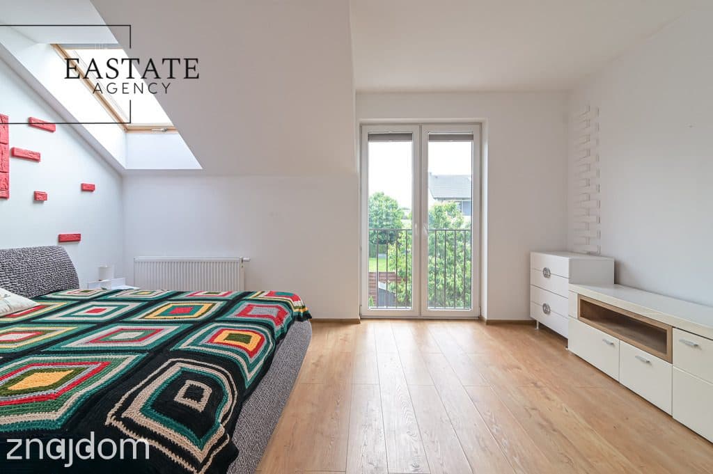 Przestronny dom 92 m² z ogródkiem i tarasem - zdjęcie 18