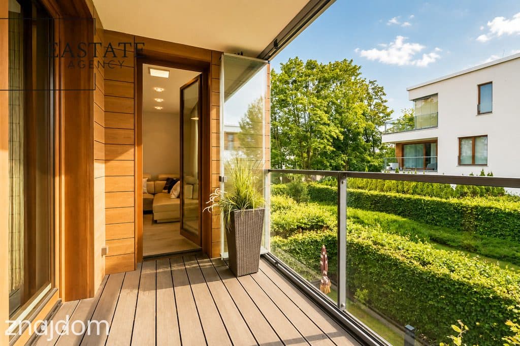 Funkcjonalny apartament blisko molo - zdjęcie 8