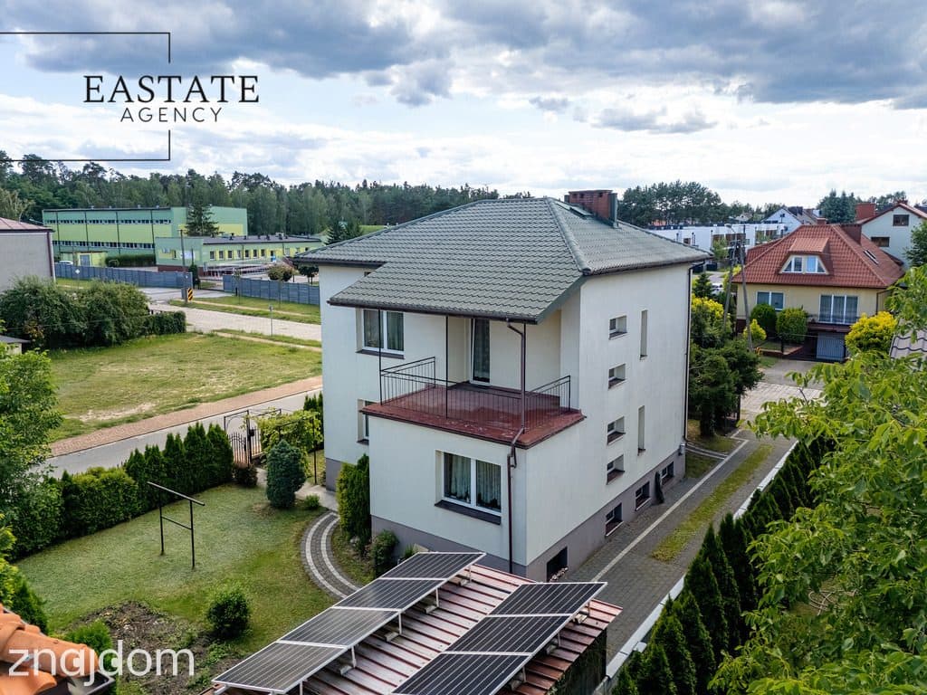 Dom wolnostojący 200 m² z fotowoltaiką i garażem - zdjęcie 2