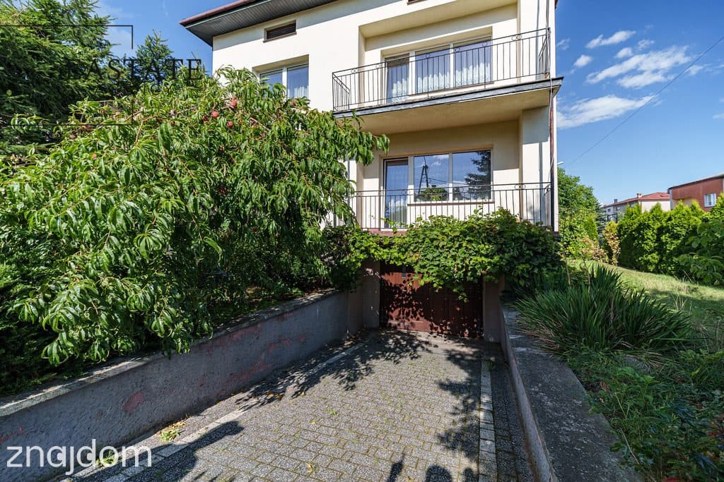 Dom wolnostojący 200 m² z fotowoltaiką i garażem - zdjęcie 4