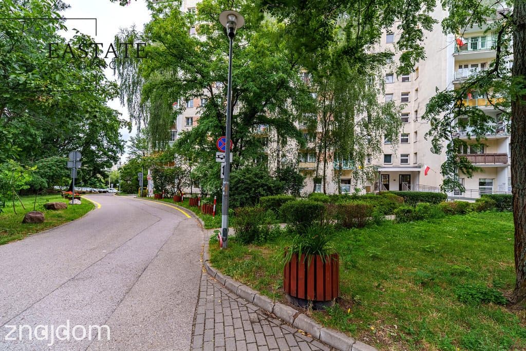 Nowoczesne, po generalnym remoncie, metro Natolin - zdjęcie 18