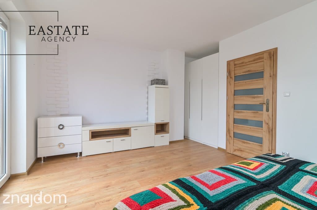 Przestronny dom 92 m² z ogródkiem i tarasem - zdjęcie 15