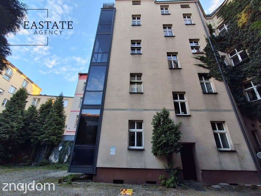 Wyjątkowa kawalerka w ścisłym centrum Katowic - zdjęcie 2