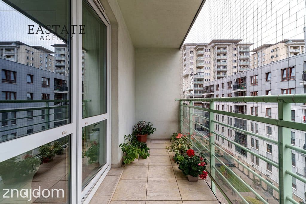 102 m², 4 pokoje, loggia, garaż, dwie łazienki - zdjęcie 14