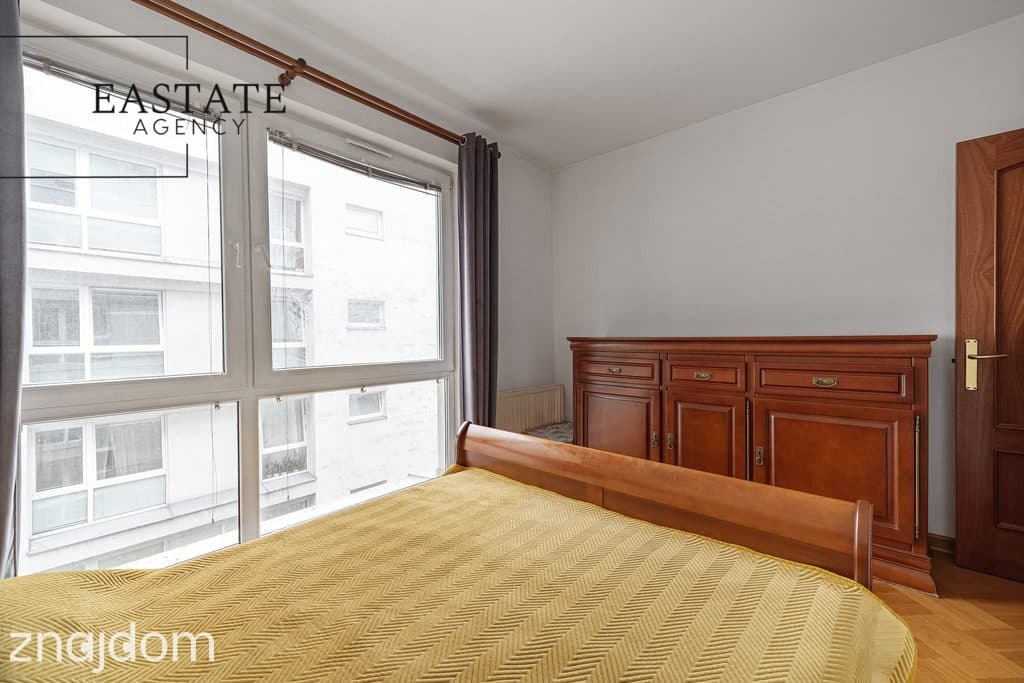 102 m², 4 pokoje, loggia, garaż, dwie łazienki - zdjęcie 3