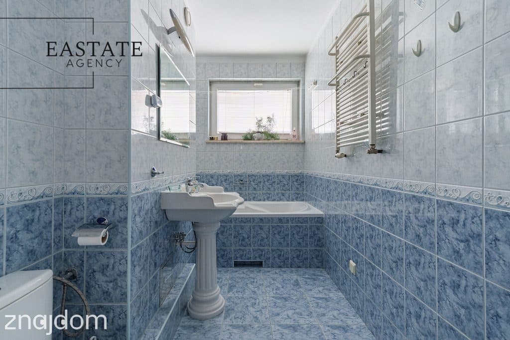 102 m², 4 pokoje, loggia, garaż, dwie łazienki - zdjęcie 6