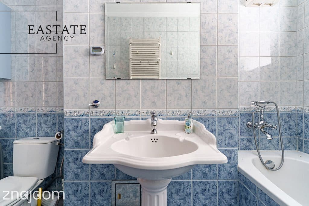 102 m², 4 pokoje, loggia, garaż, dwie łazienki - zdjęcie 7