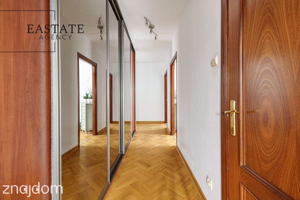 102 m², 4 pokoje, loggia, garaż, dwie łazienki - zdjęcie 9