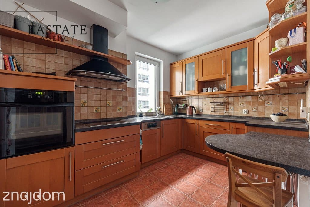 102 m², 4 pokoje, loggia, garaż, dwie łazienki - zdjęcie 10