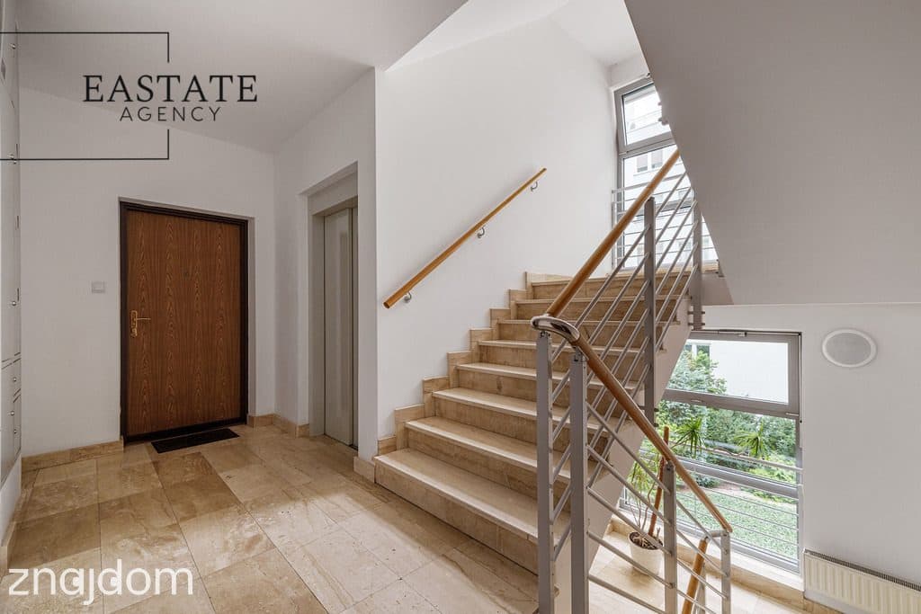 102 m², 4 pokoje, loggia, garaż, dwie łazienki - zdjęcie 15