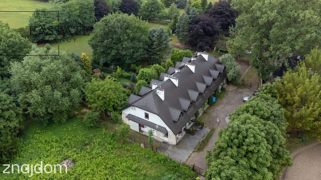 Wyjątkowy segment narożny przy stadninie koni | Ogród 175 m²