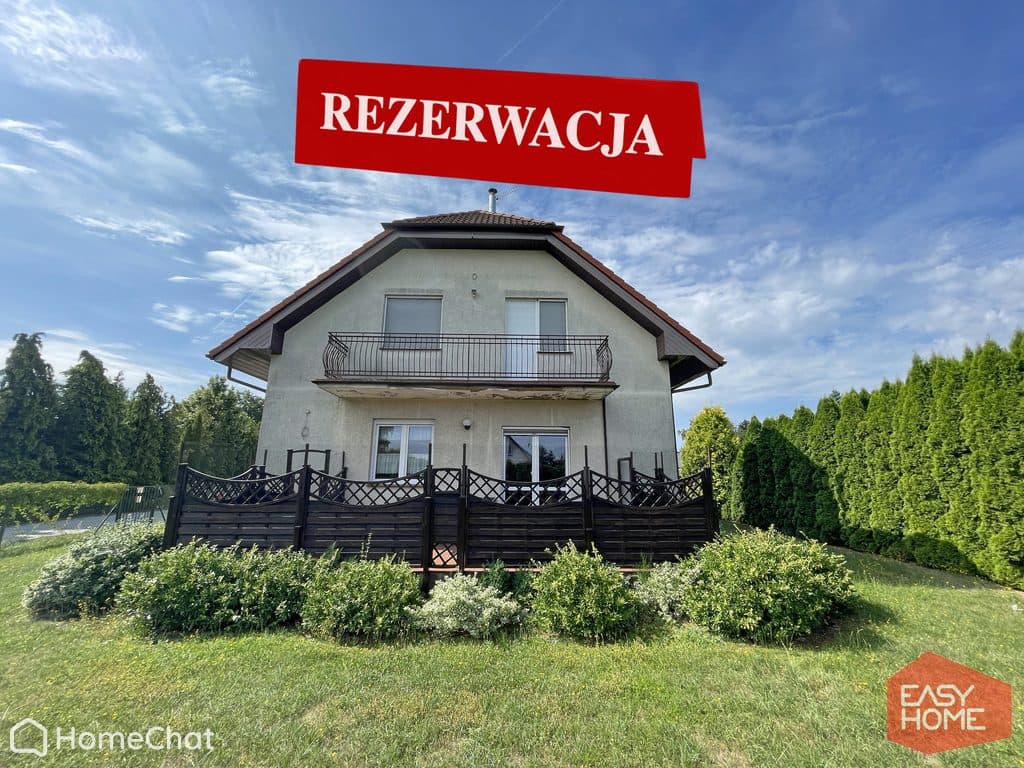 Wygodny dom z dużym ogrodem i garażem
