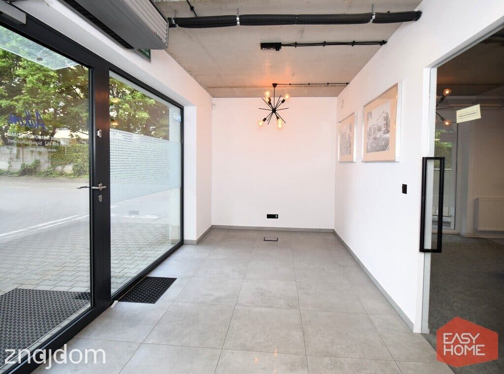 Lokal handlowo-usługowy, 49 m2, 4x m. parking,
