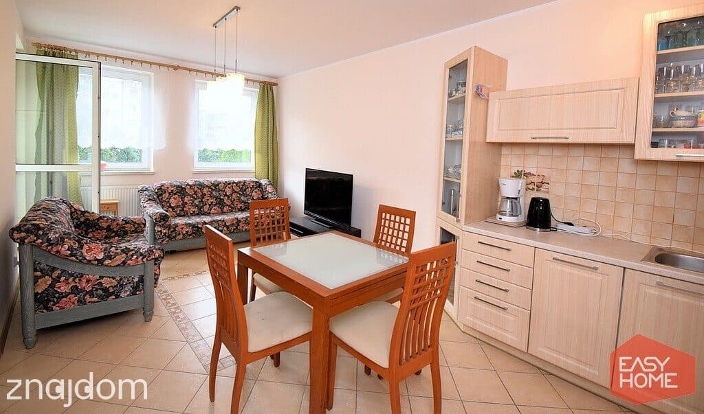 Ładne , 2 pokojowe,, balkon, 46 m2, os. Batorego