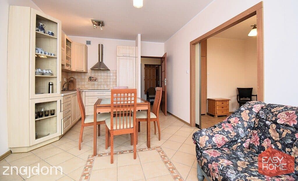 Ładne , 2 pokojowe,, balkon, 46 m2, os. Batorego - zdjęcie 2