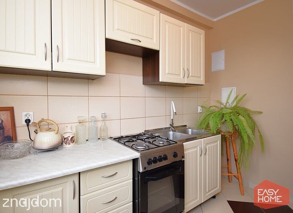Po remoncie, osobna kuchnia, balkon, piwnica, - zdjęcie 11