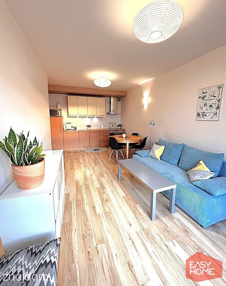 Ładne, 2 pokojowe, balkon, garaż 44 m2, na wynajem