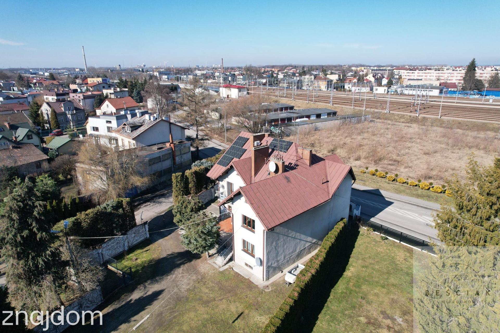 🏨 DOM INWESTYCYJNY Z 4 NIEZALEŻNYMI LOKALAMI - zdjęcie 2