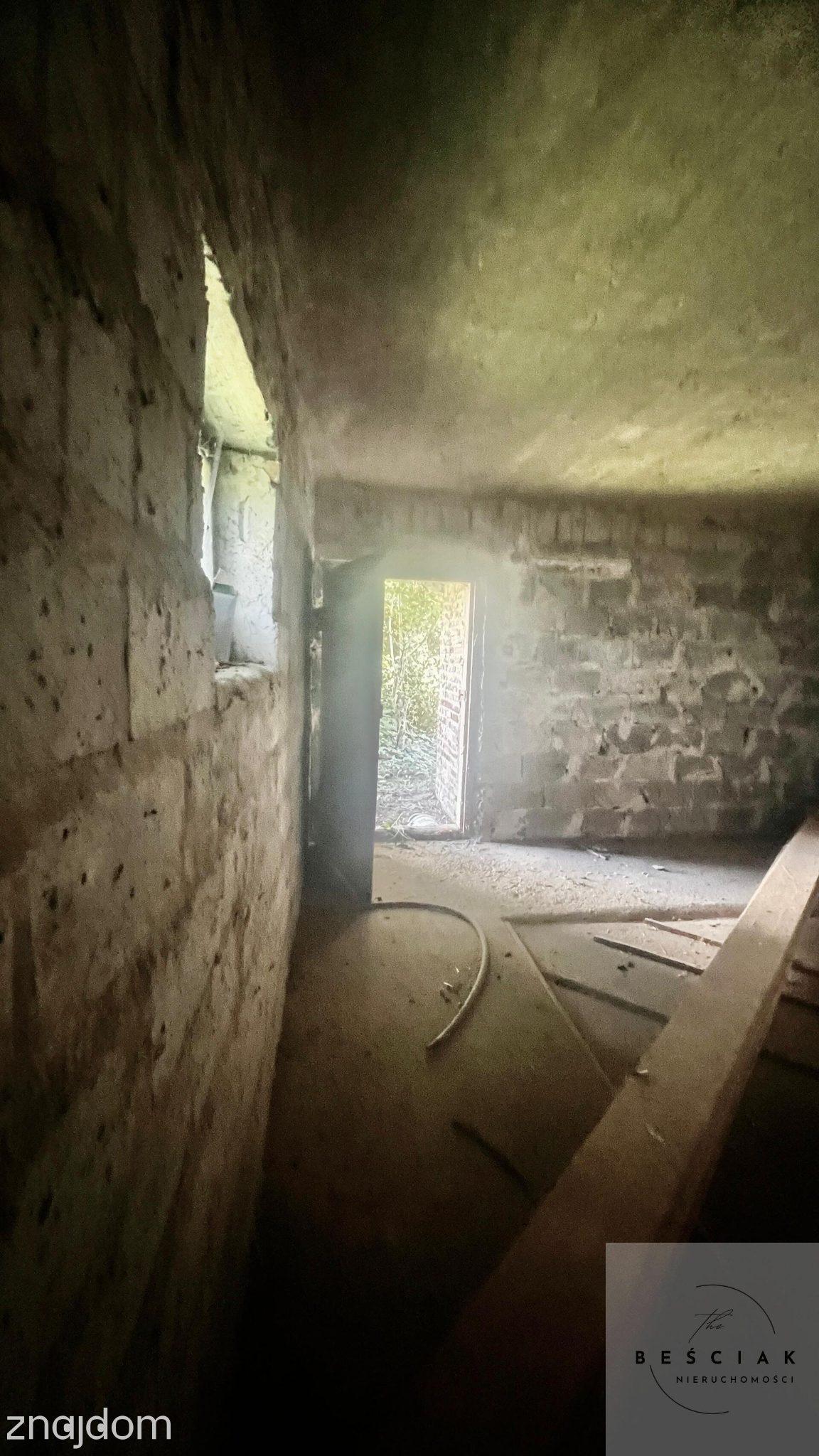 Działka budowlana z budynkiem gospodarczym – ok. 10 ar – Tarnów, ul. Czajki - zdjęcie 9