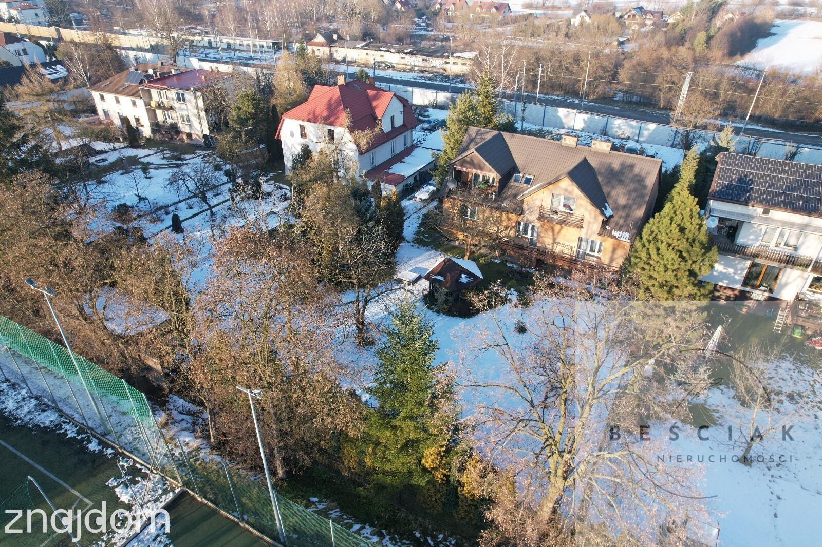 Dom w Zabierzowie podzielony na trzy niezależne mieszkania - zdjęcie 6