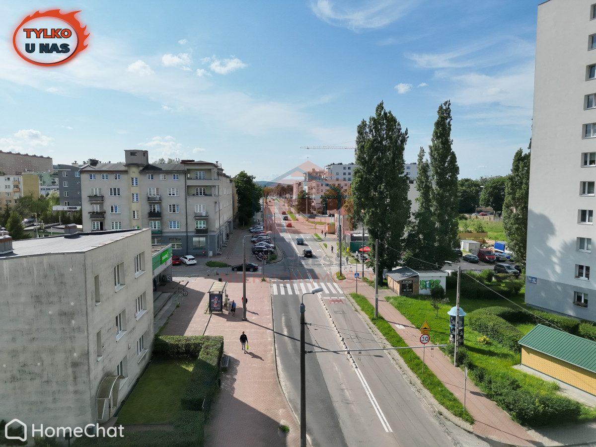 Wejście z chodnika !!! Duża witryna !!!