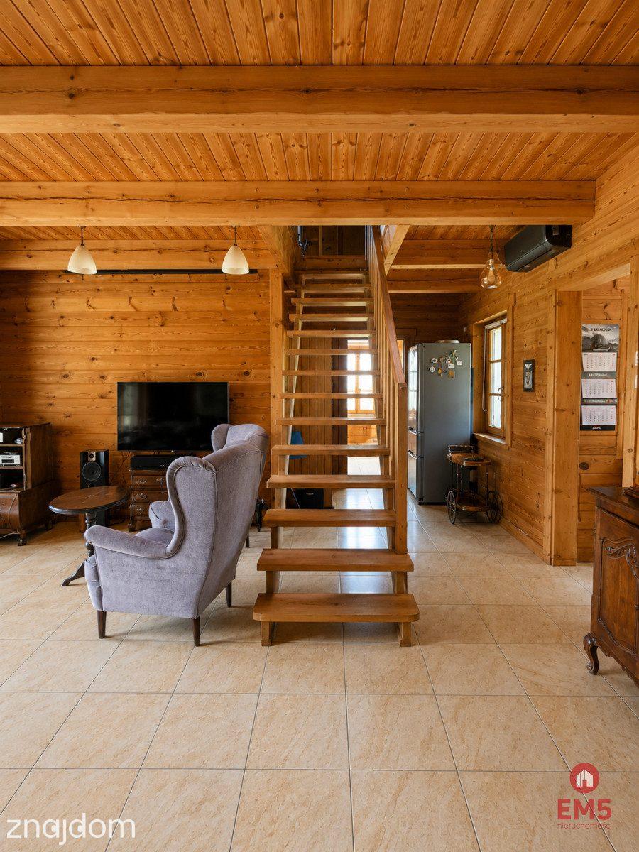 Drewniany dom premium nad stawem | 1 ha | Sauna |