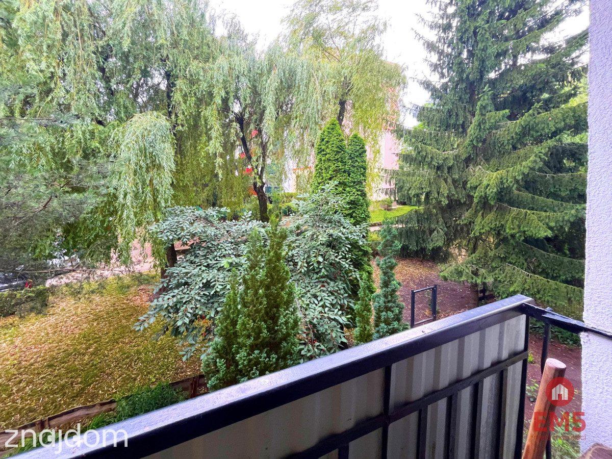 Kameralny blok wśród zieleni - zdjęcie 5