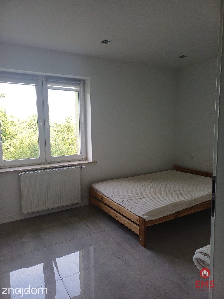 Mieszkanie 52 m² z działką 375 m² i garażem - zdjęcie 3