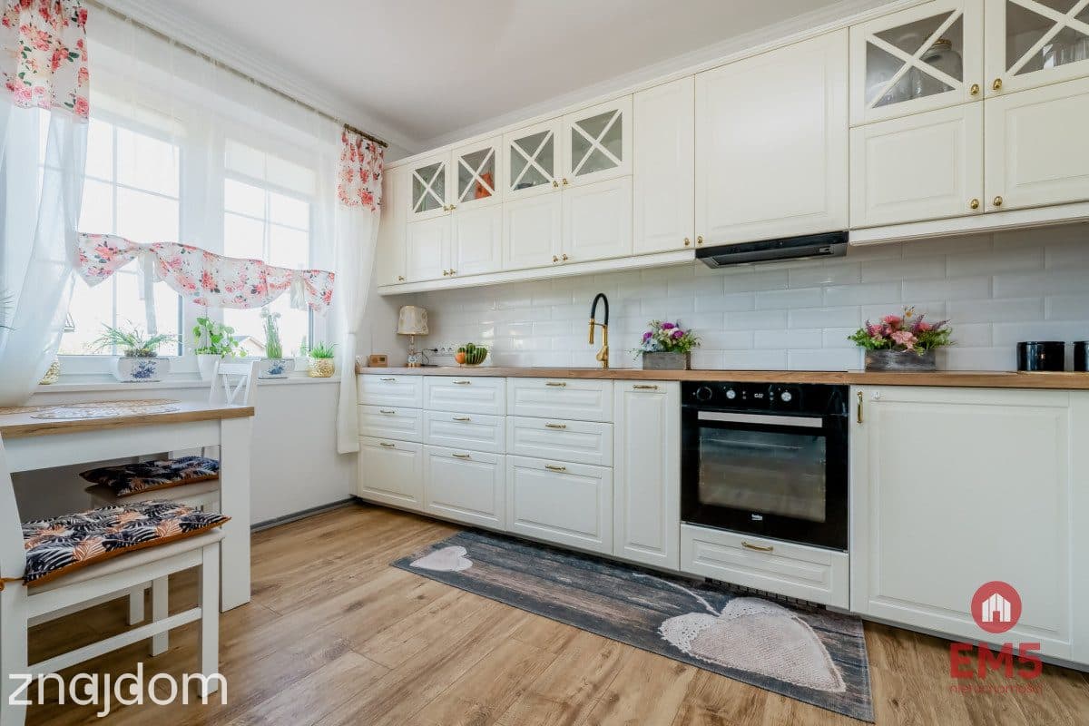 Wyjątkowy dom jednorodzinny 140 m² do wprowadzenia - zdjęcie 8
