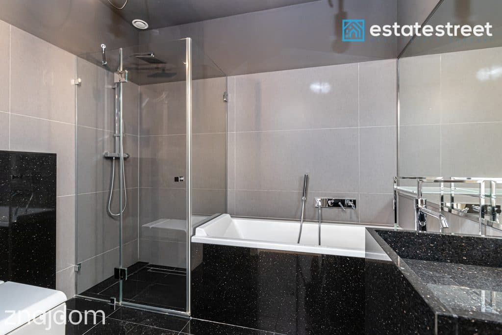 Ekskluzywny apartament z basenem i sauną w centrum - zdjęcie 11