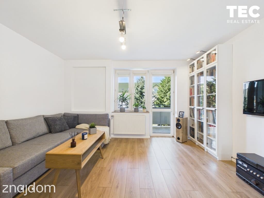 2-pok mieszkanie, oddzielna kuchnia, garderoba, duży balkon i piwnica! - zdjęcie 3