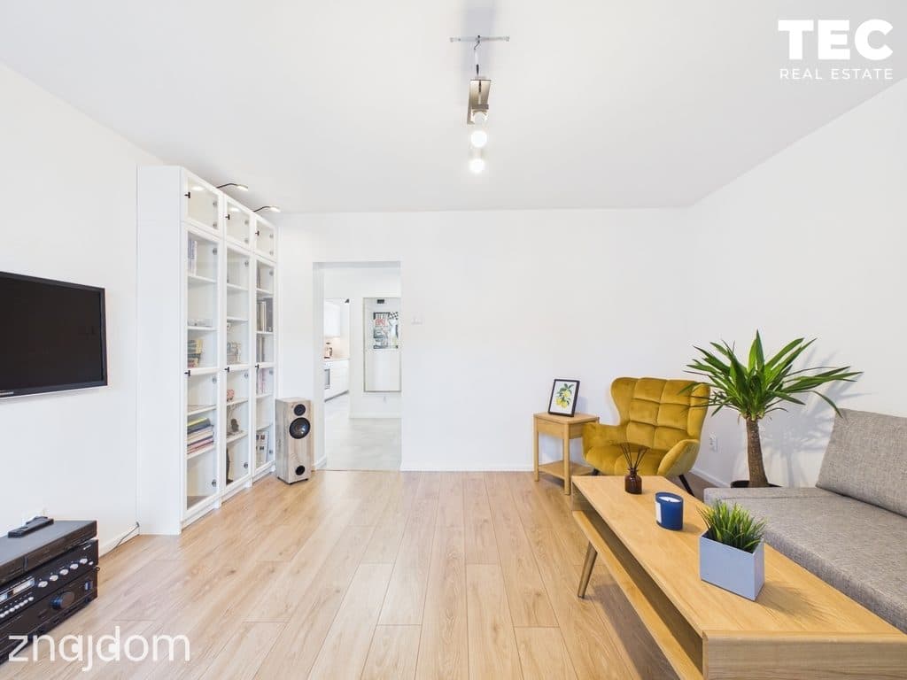 2-pok mieszkanie, oddzielna kuchnia, garderoba, duży balkon i piwnica! - zdjęcie 4