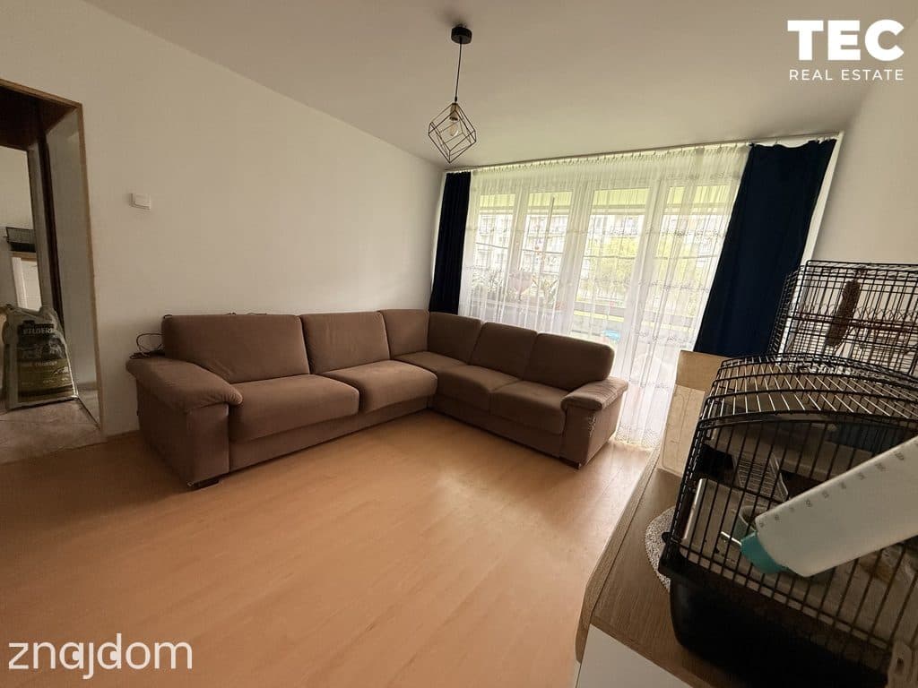 REZERWACJA/ 3 pokoje /52,9 m² /Duży balkon /Osiedle H / do remontu - zdjęcie 2