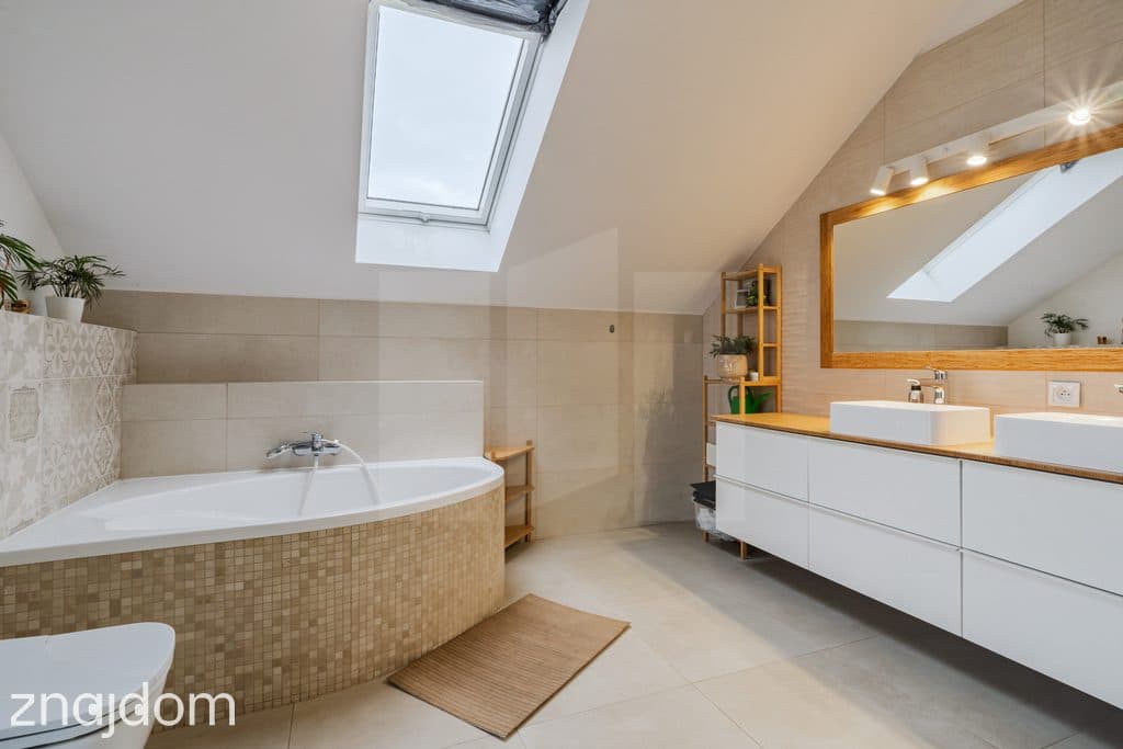 Nowoczesny, przestronny dom 300 m², 8 pokoi - zdjęcie 16