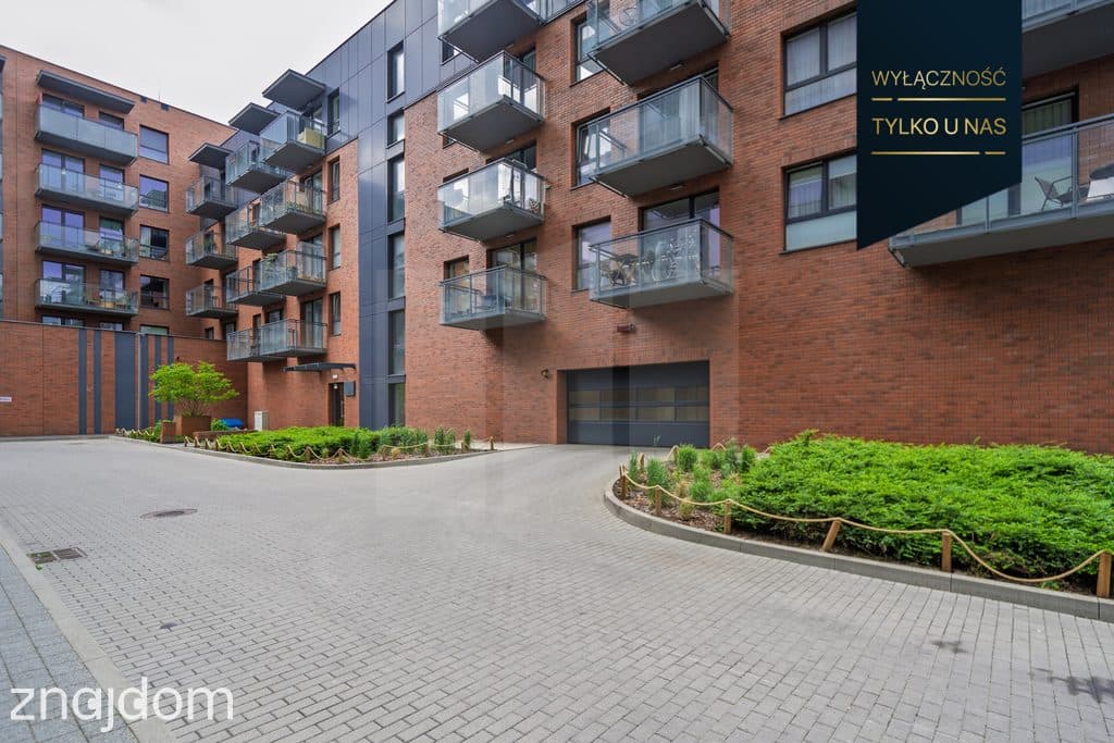Stylowy apartament z halą garażową i tarasem - zdjęcie 12