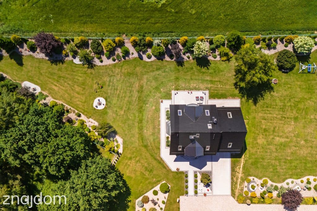 Zjawiskowy dom w Kielnie | 3200 m² zieleni - zdjęcie 20