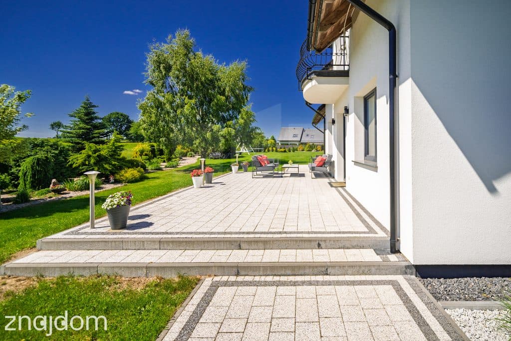 Zjawiskowy dom w Kielnie | 3200 m² zieleni - zdjęcie 18