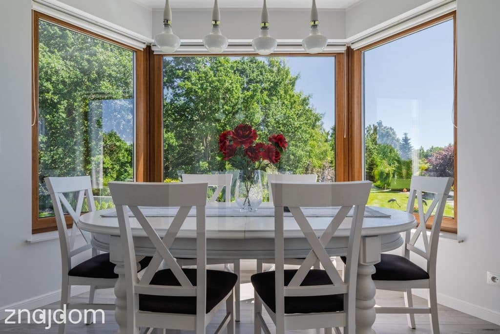 Zjawiskowy dom w Kielnie | 3200 m² zieleni - zdjęcie 5