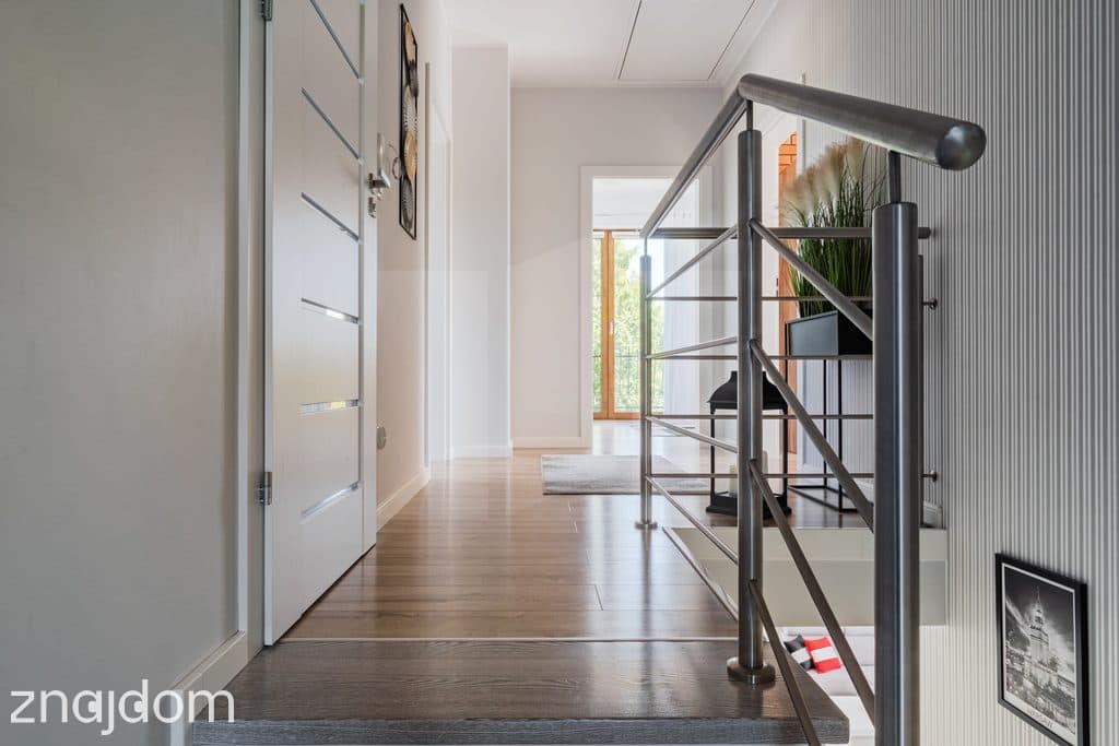 Zjawiskowy dom w Kielnie | 3200 m² zieleni - zdjęcie 13